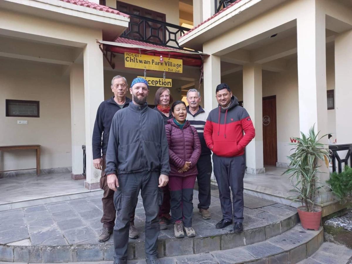 Hotel Chitwan Park Village Sauraha Exterior foto