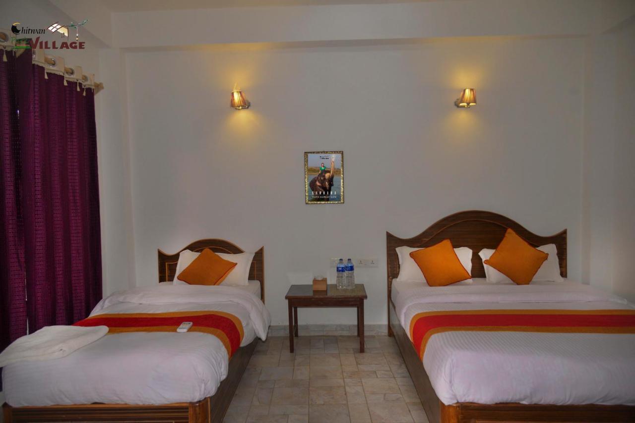 Hotel Chitwan Park Village Sauraha Exterior foto